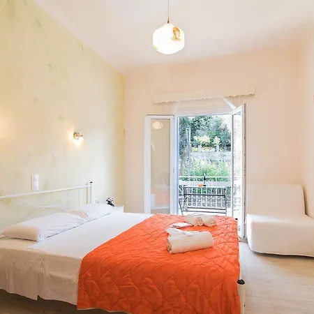 Aristides Aparthotel *