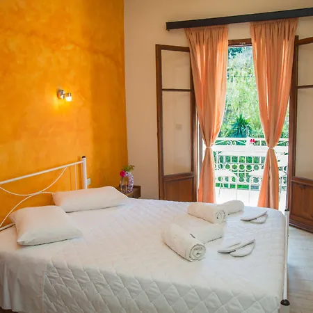 Aristides Apartahotel 3*