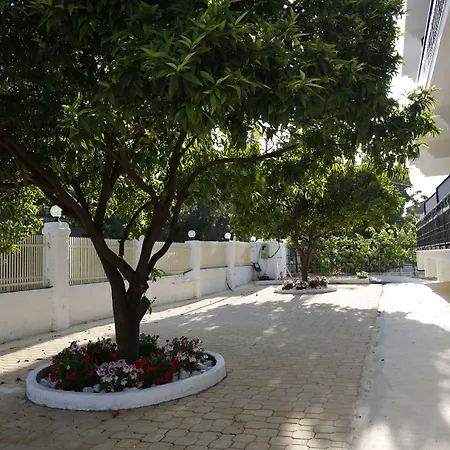 Aristides 아파트호텔